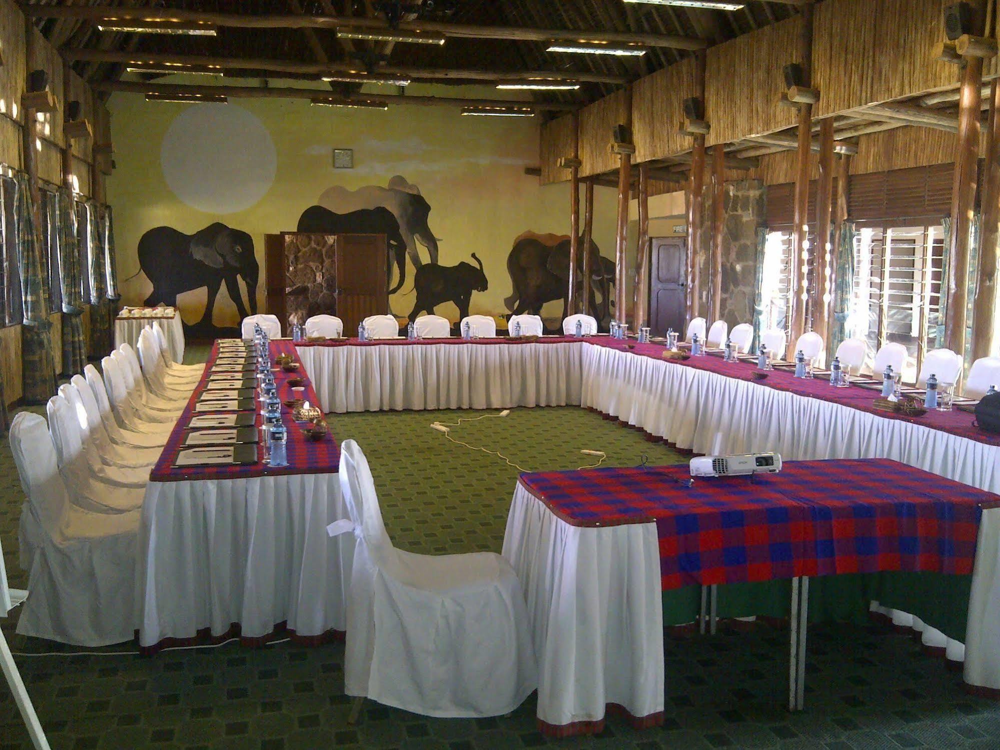 Kilaguni Serena Safari Lodge Tsavo Exteriör bild